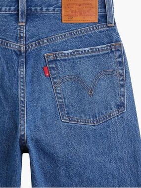 Levi's Men's Classic Blue Straight-Leg Jeans with Red Tab